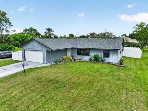 641 SE Streamlet Ave, Port Saint Lucie, FL 34983