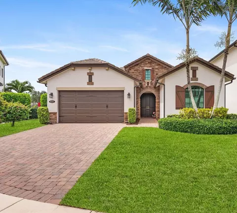 8259 Grand Prix Ln, Boynton Beach, FL 33472