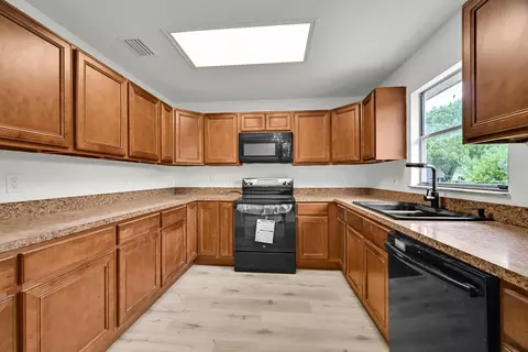 Kitchen - 833 NW 34th St, Okeechobee, FL 34972 photo 1 of 3