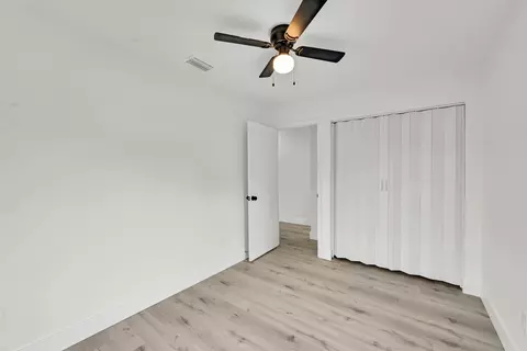 Bedroom - 833 NW 34th St, Okeechobee, FL 34972 photo 4 of 6