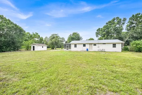 Exterior - 833 NW 34th St, Okeechobee, FL 34972 photo 9 of 11