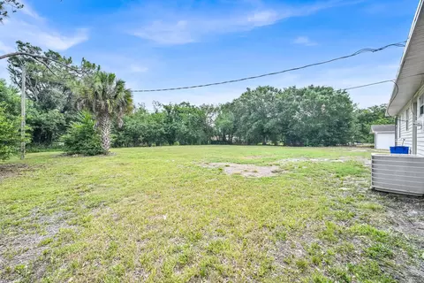 Exterior - 833 NW 34th St, Okeechobee, FL 34972 photo 7 of 11