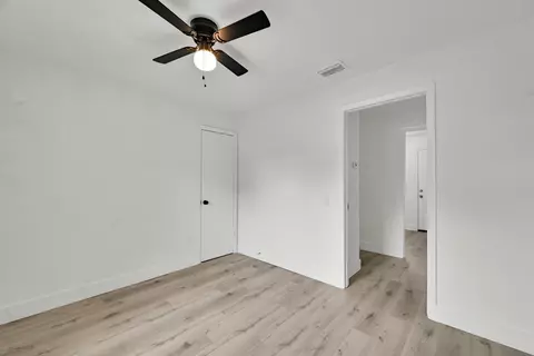 Bedroom - 833 NW 34th St, Okeechobee, FL 34972 photo 2 of 6