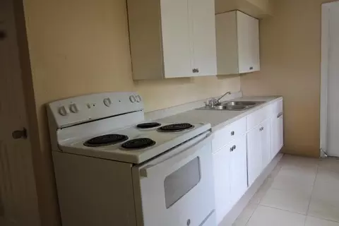 1417 W 32nd St, Riviera Beach, FL 33404