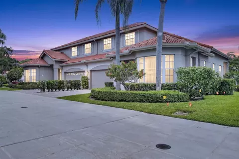 32 Monterey Pointe Dr, Palm Beach Gardens, FL 33418