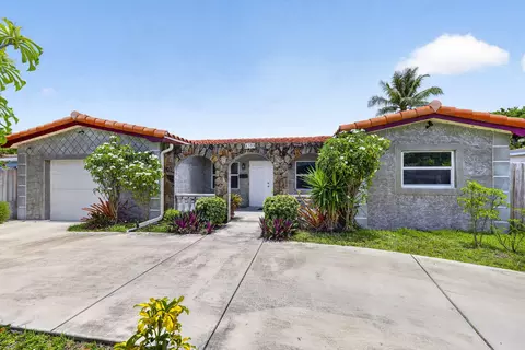4399 NW 43rd Ct, Lauderdale Lakes, FL 33319