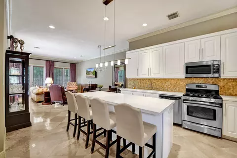 1400 NE 24th St #1400, Wilton Manors, FL 33305