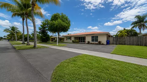 420 SE 4th Ct, Pompano Beach, FL 33060