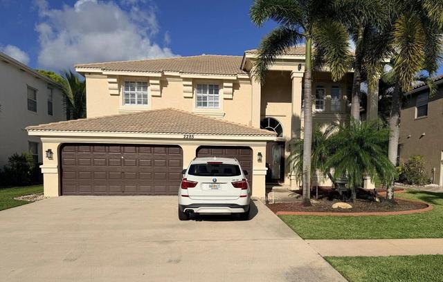 2285 Ridgewood Cir, Royal Palm Beach, FL 33411