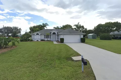 102 Miller Dr, Sebastian, FL 32958
