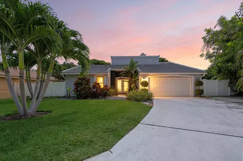 6910 NW 2nd Ter, Boca Raton, FL 33487