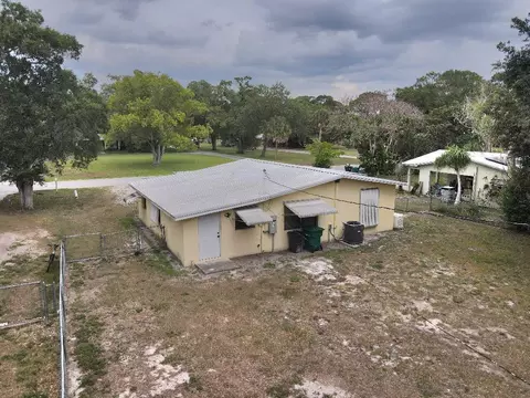 Exterior - 325 SE 16th Ave, Okeechobee, FL 34974 photo 4 of 4