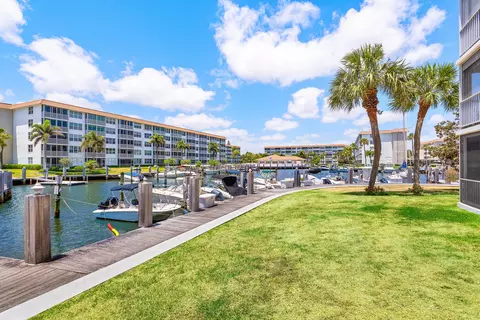 911 Gardenia Dr #154, Delray Beach, FL 33483