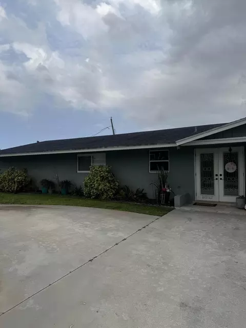 3120 Emerald Ln, Lake Worth, FL 33462