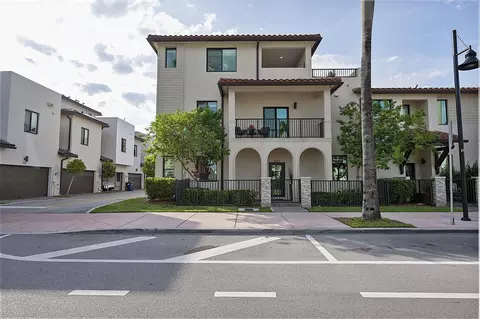 8321 Central Park Blvd, Doral, FL 33166