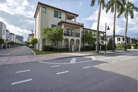 8321 Central Park Blvd, Doral, FL 33166