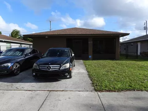 2764 NW 1st Ct, Pompano Beach, FL 33069