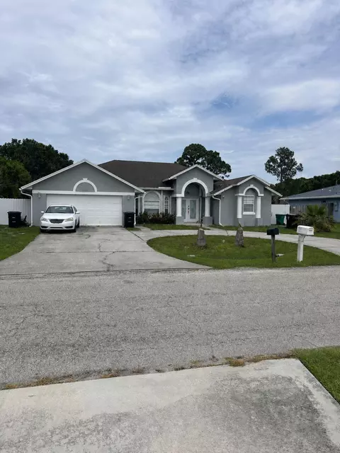 219 NW Biltmore St, Port Saint Lucie, FL 34983