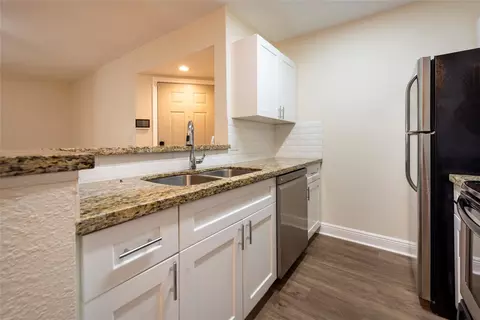 2906 S University Dr #10104, Davie, FL 33328