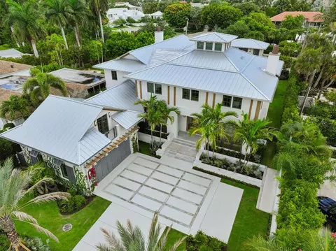 125 Worth Ct N, West Palm Beach, FL 33405