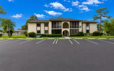 303 Knotty Pine Cir #A-1, Greenacres, FL 33463