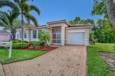 180 Caribe Ct, Greenacres, FL 33413