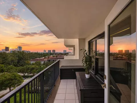 3200 Port Royale Dr N #910, Fort Lauderdale, FL 33308