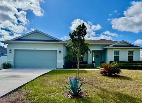 424 SW Ridgecrest Dr, Port Saint Lucie, FL 34953
