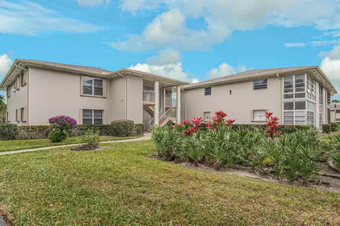 1 Lake Vista Trl #205, Port Saint Lucie, FL 34952