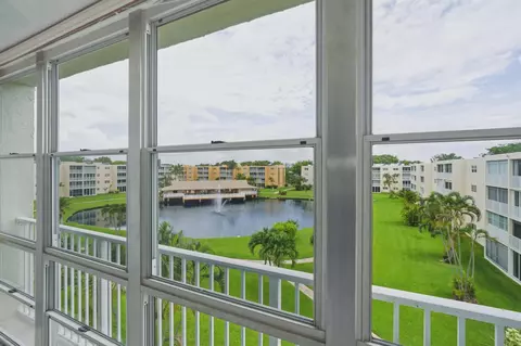 205 SE 11th Ter #403, Dania Beach, FL 33004