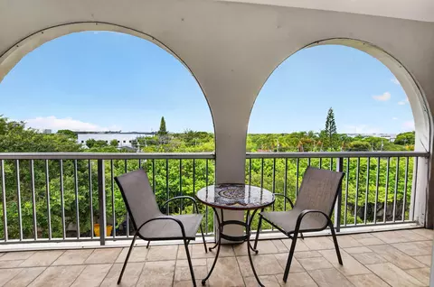 250 NE 20th St #5230, Boca Raton, FL 33431
