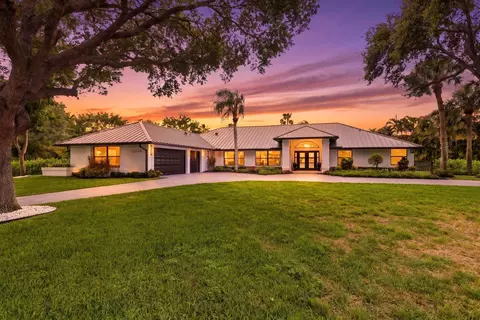 15555 De Havilland Ct, Wellington, FL 33414