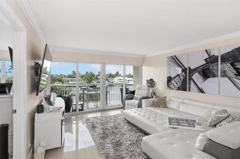 2611 N Riverside Dr #307, Pompano Beach, FL 33062