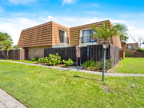 1814 Kaileen Cir NE, Palm Bay, FL 32905