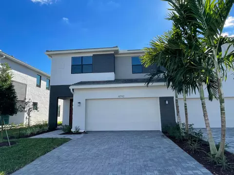 8792 Antarus Dr, Lake Worth, FL 33467