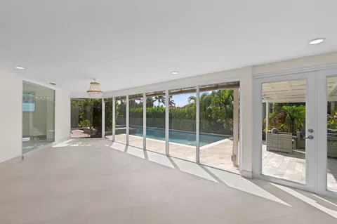 Living - 391 SE 7th Ave, Pompano Beach, FL 33060 photo 3 of 7