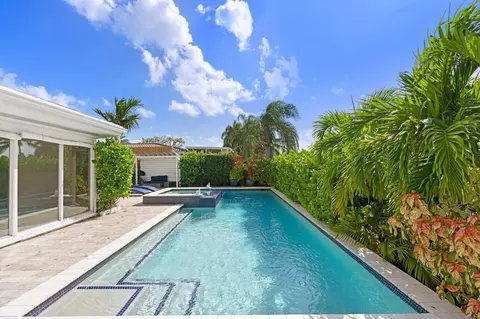 Exterior - 391 SE 7th Ave, Pompano Beach, FL 33060 photo 2 of 10