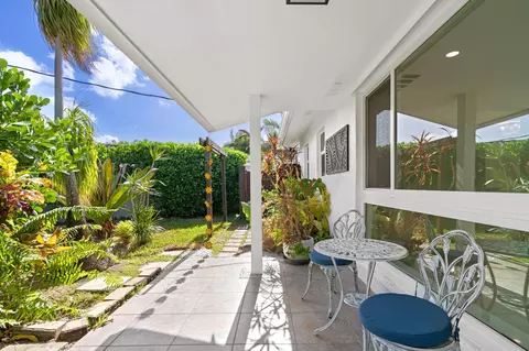 Exterior - 391 SE 7th Ave, Pompano Beach, FL 33060 photo 10 of 10