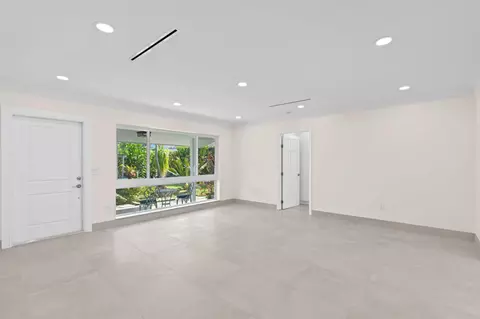 Living - 391 SE 7th Ave, Pompano Beach, FL 33060 photo 4 of 7