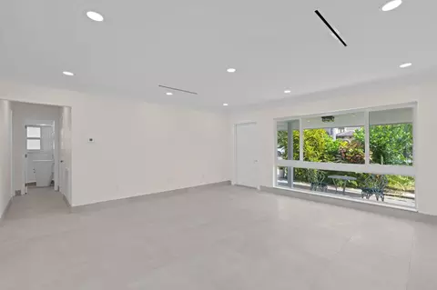 Living - 391 SE 7th Ave, Pompano Beach, FL 33060 photo 6 of 7
