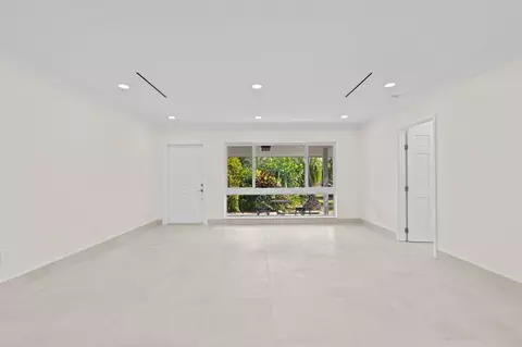 Living - 391 SE 7th Ave, Pompano Beach, FL 33060 photo 7 of 7
