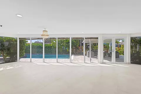 Living - 391 SE 7th Ave, Pompano Beach, FL 33060 photo 2 of 7