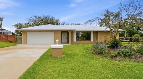 2402 SE Perugia St, Port Saint Lucie, FL 34952