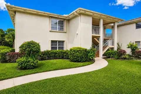 1 Lake Vista Trl #207, Port Saint Lucie, FL 34952