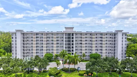 3300 N Palm Aire Dr #701, Pompano Beach, FL 33069