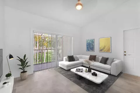 671 Cypress Lake Blvd #L21, Pompano Beach, FL 33064