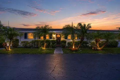 2017 SW Golf Ln #113, Boynton Beach, FL 33426