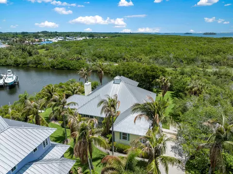 2165 SE 7th Ave SE, Vero Beach, FL 32962