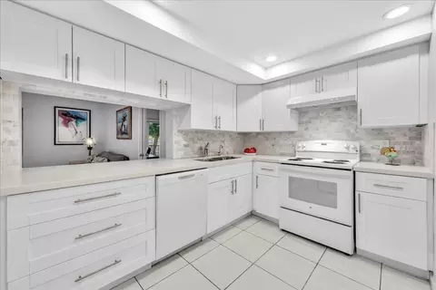 3909 N Ocean Blvd #113, Fort Lauderdale, FL 33308