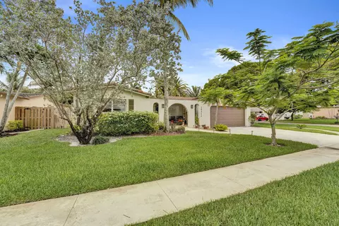 10544 NW 4th St, Plantation, FL 33324